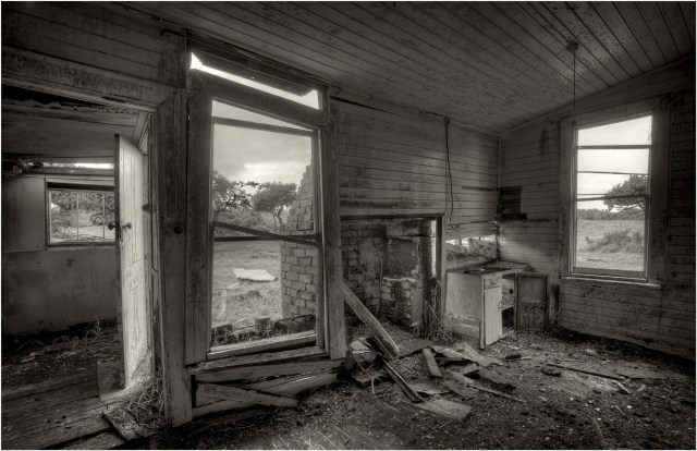Old-House-Interior-KI01M-11x17 copy