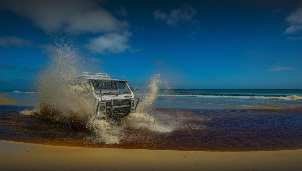 Yellow-Rock-Beach-Oka-KI0621-17x30