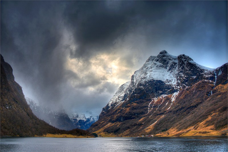 _DSC8272_3_4_tonemapped-16x24 copy