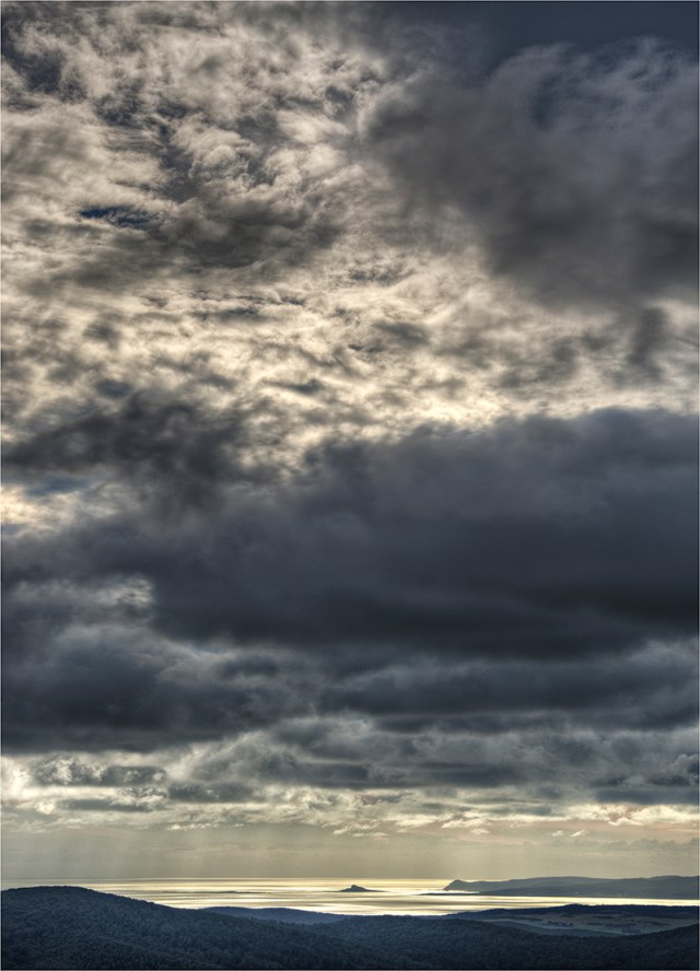 Bass-Strait-Light-FI0-17x24