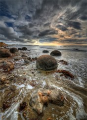 Moeraki-Boulders-NZ0303-18x25