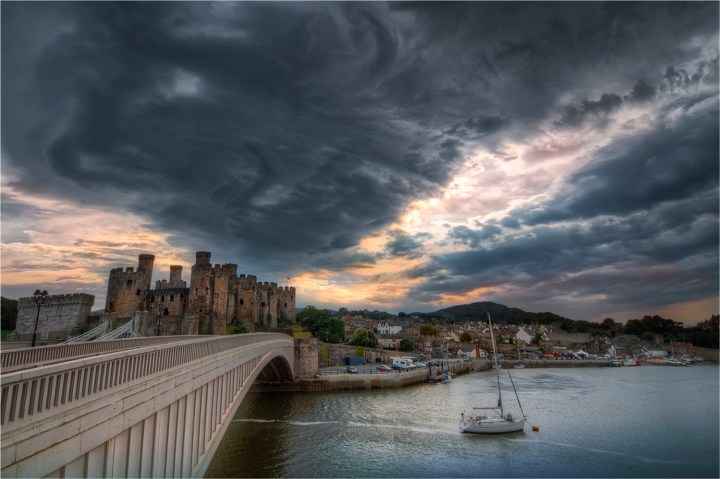 Conwy-Castle-Storm-WLS042-16x24 copy