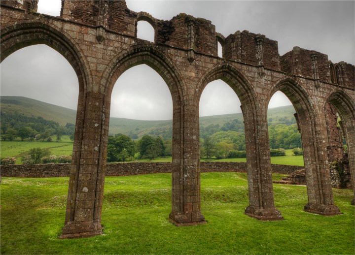 Llanthony-Priory-WLS045-18x25 copy