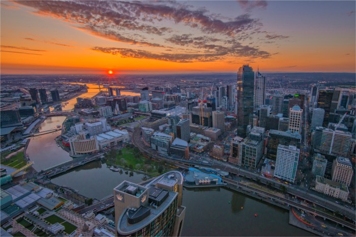 Melbourne-Dusk-2014-08-16x24
