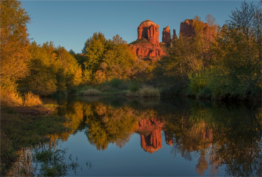 Oak-Creek-Canyon-Reflections-AZ015-17x25