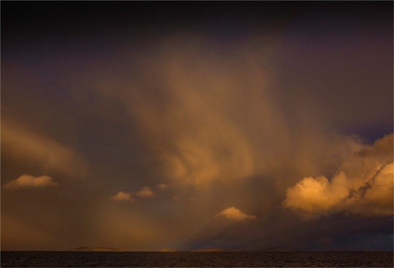 Bass-Strait-Light-Show-FI0409-17x25