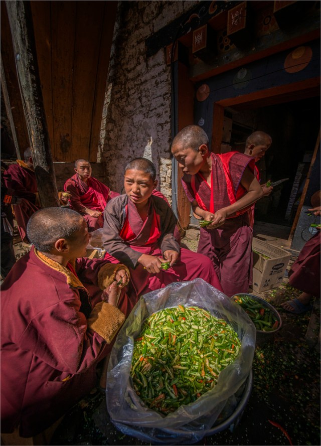 Gasa-Monks-Food-Preparation-BHU0-18x25