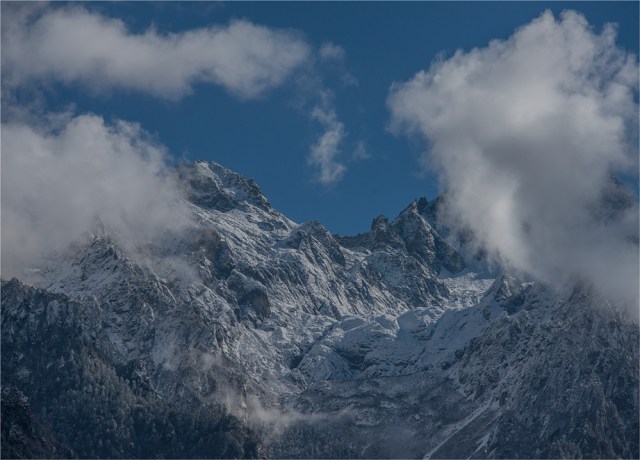 Gasa-Mountains-BHU066-18x25