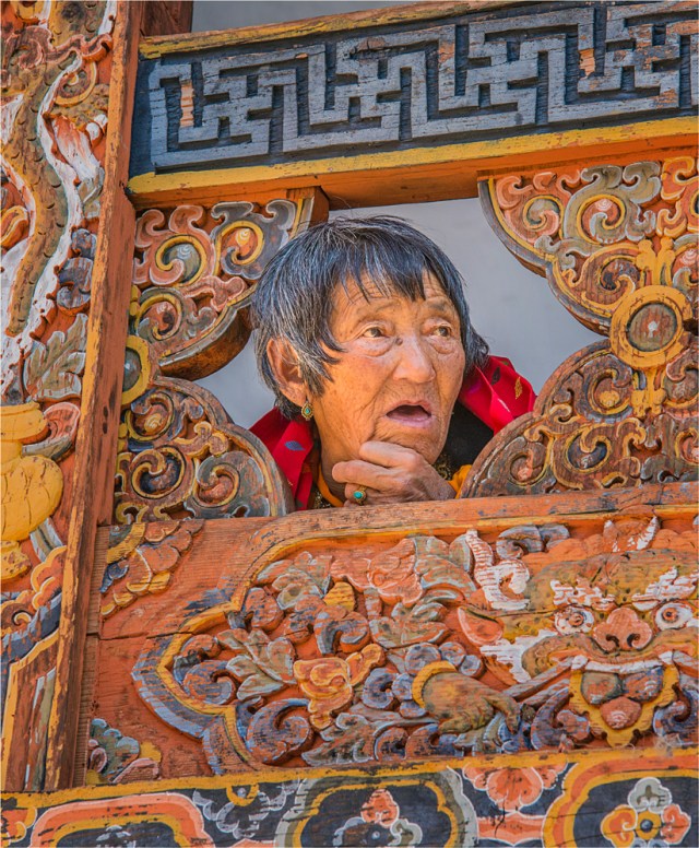 Old-Lady-Punakha-BHU0154-14x17