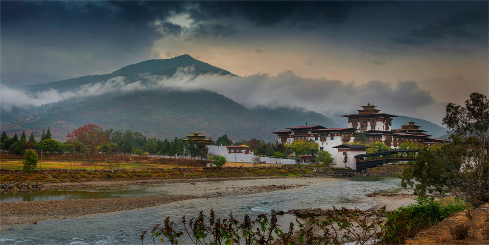 Punakha-Dzong-BHU050-20x40