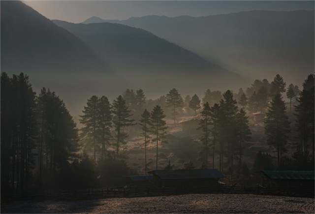 Trongsa-Dawn-BHU0149-17x25