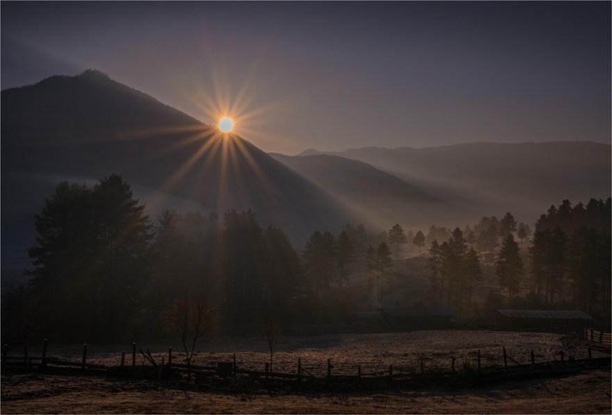 Trongsa-Dawn-BHU074-17x25