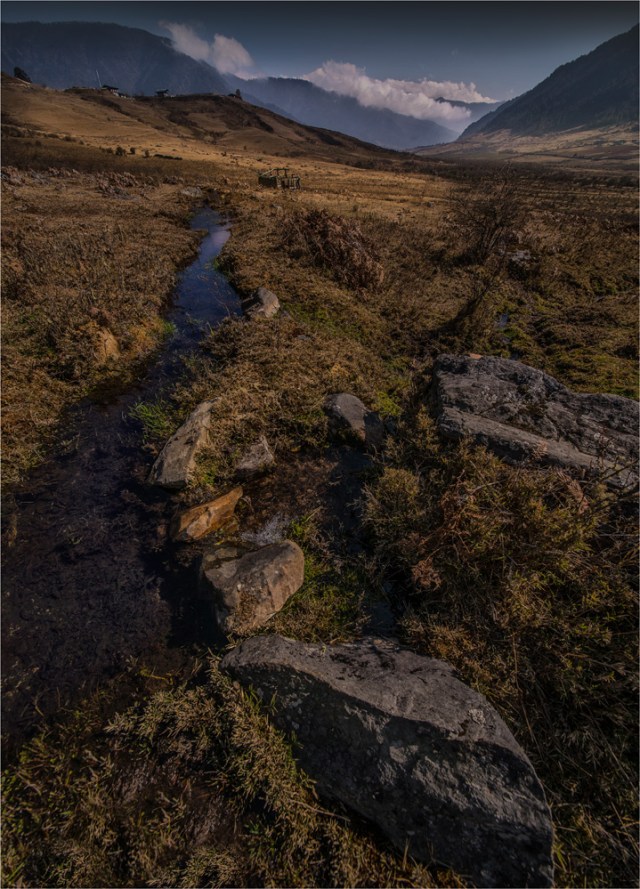 Trongsa-Valley-BHU084-18x25