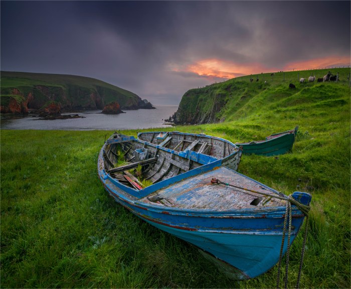 Derelict-at-Spiggies-Beach-SHET058-23x28