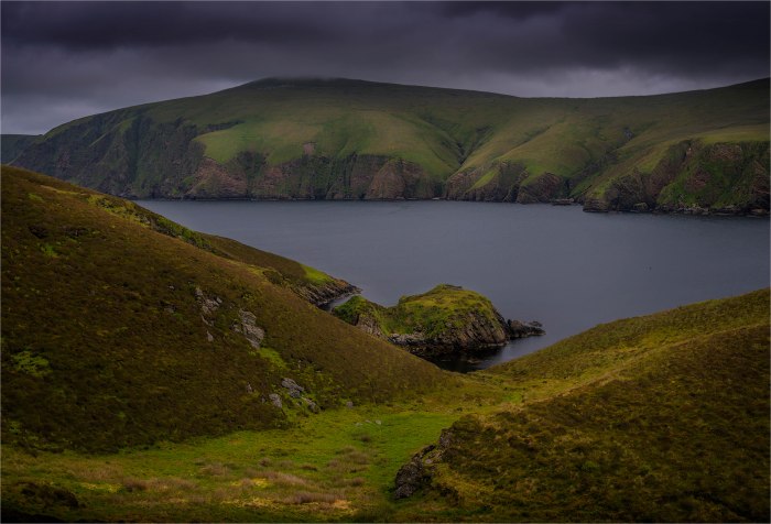 Hermaness-Coastline-SHET087-17x25