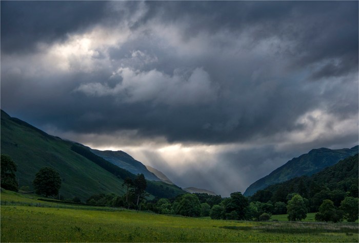 Storm-Light-Loch-Tummel-SCT0403-17x25
