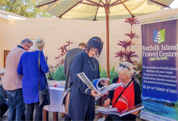 Book-Launch-2015-011-17x25