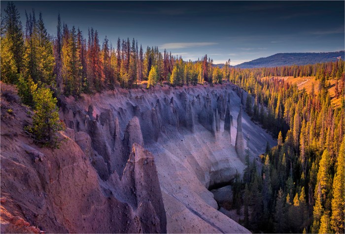 Crater-Lake-NP-Pinnacles-2015-09-US-ORE023-17x25